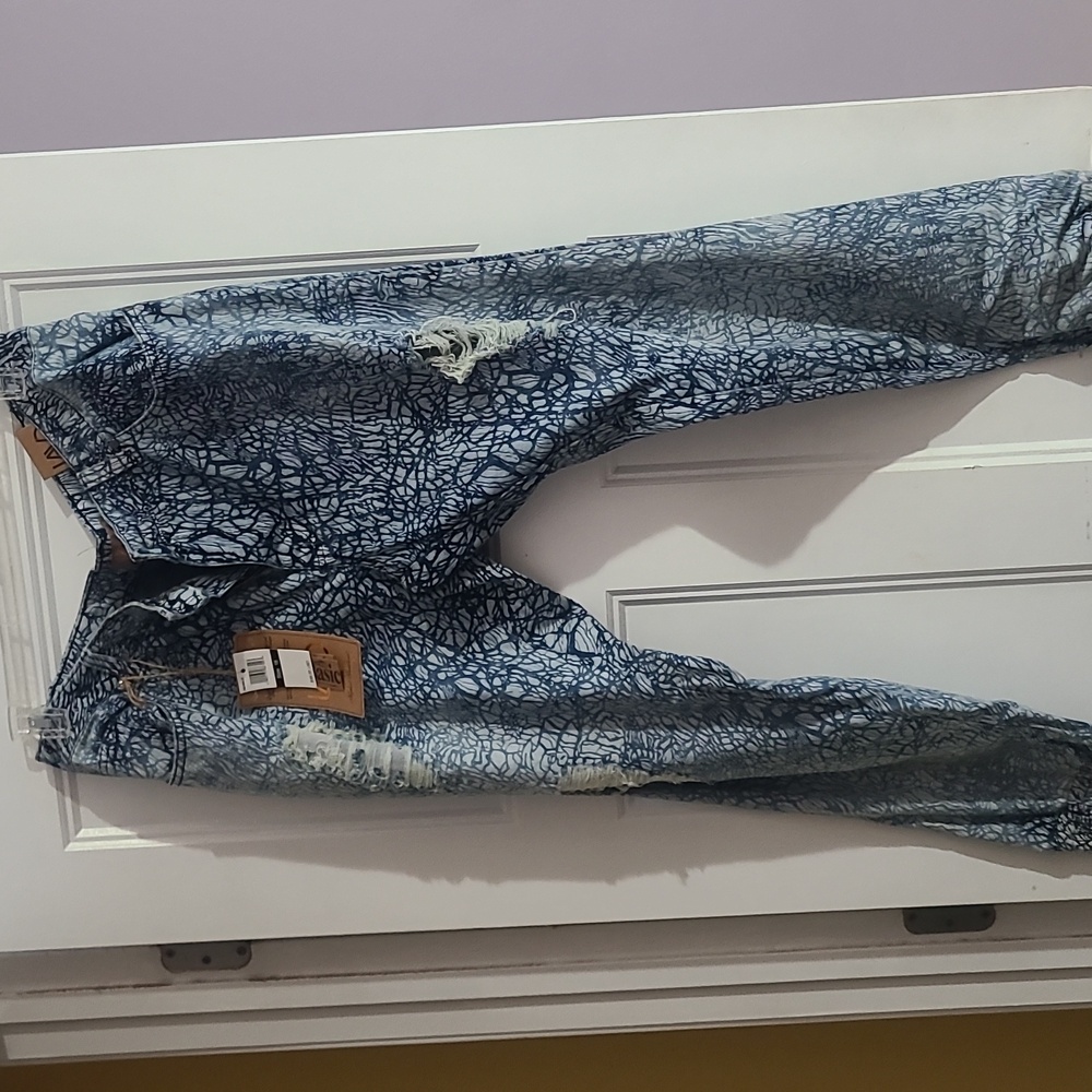 NWT Lavd distressed jeans size 18